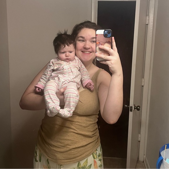 Meet your Posher, Gemma - Picture 2 of 2